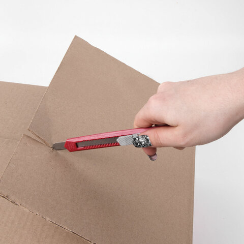 Нож канцелярский малый 9 мм STAFF "Basic Economy", фиксатор, клип, ассорти